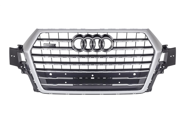 Решетка радиатора Q3 14-17 ADLU0853651 ADLU0853651