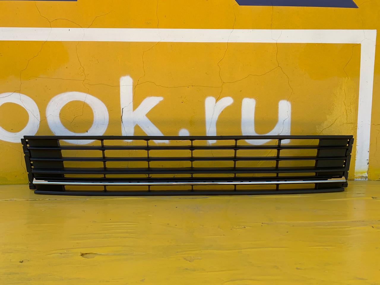 Решетка в бампер хром молдинг  SHF02513 SHF02513