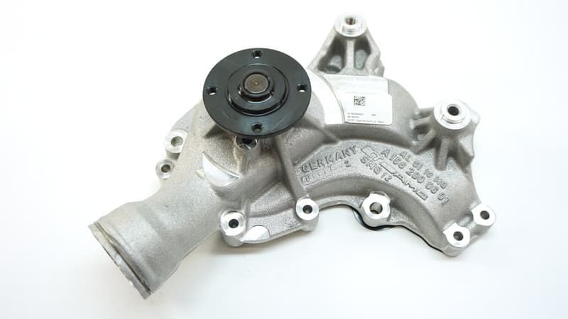 Насос водяной 6.3 AMG A1562000601 A1562000601