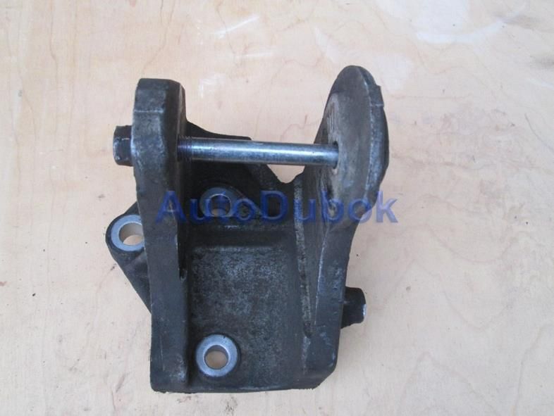 1092A070 Mitsubishi Кронштейн кпп для 