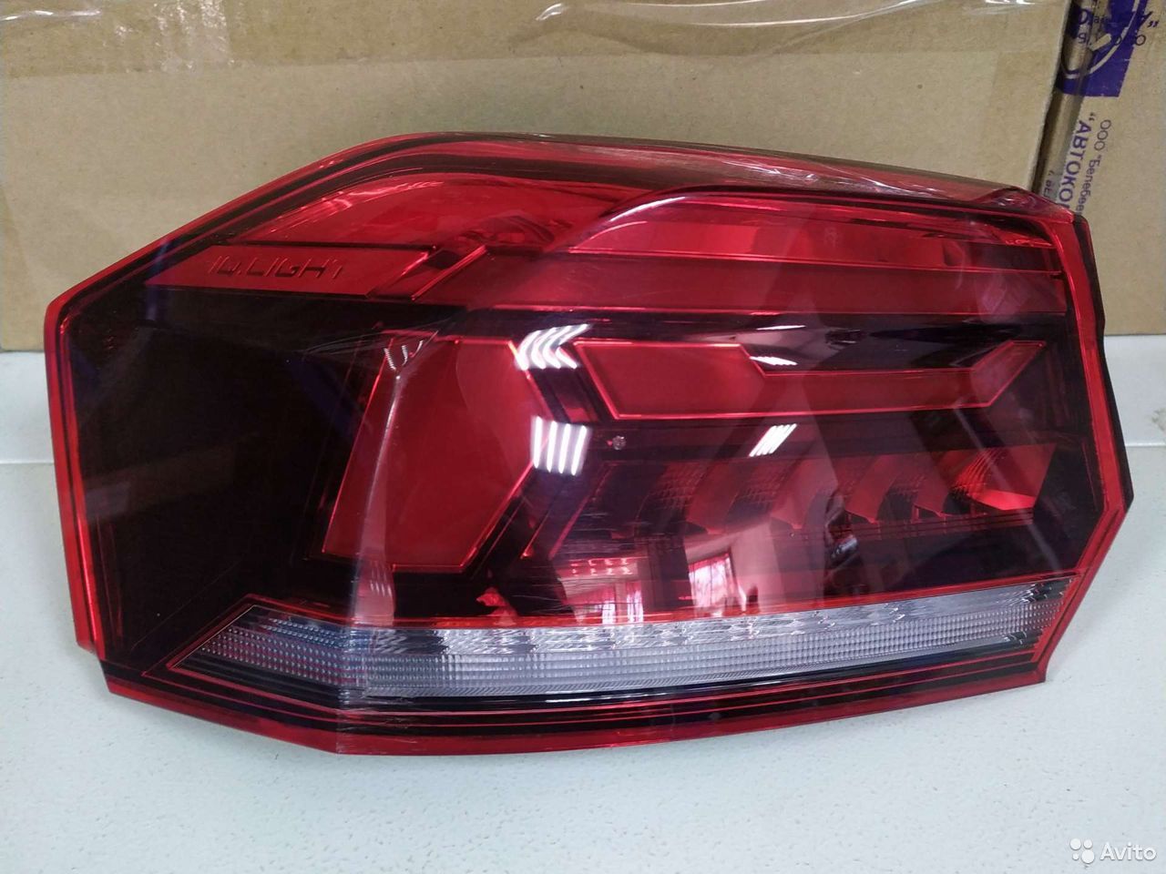 Фонарь внешний левый LED VWPLO20-740-L VWPLO20-740-L