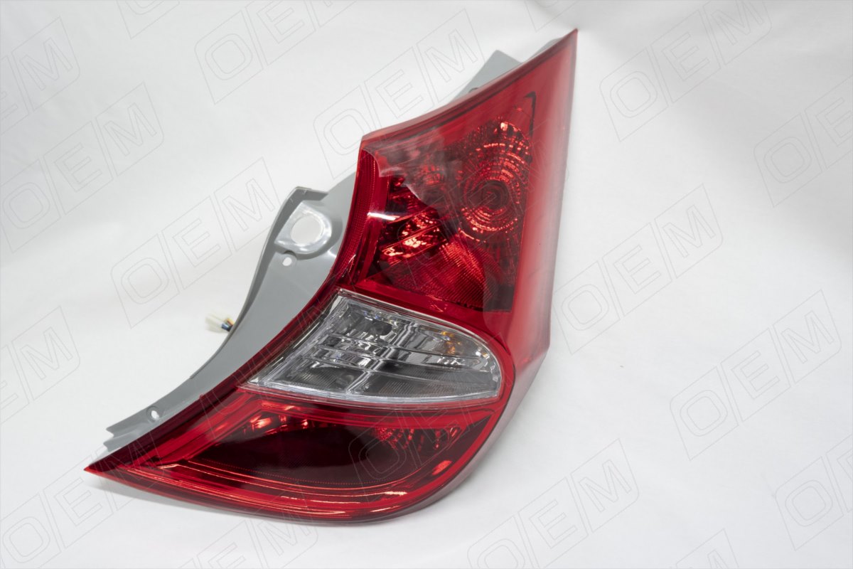 Фонарь правый хэтчбек OEM0002FONR OEM0002FONR
