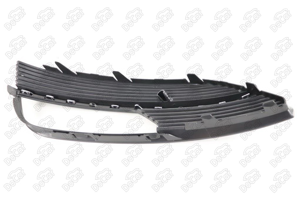 Накладка фары противотуманной Прав. Audi A3 2014-2017 5D 7H0807490B-DCR 7H0807490B-DCR