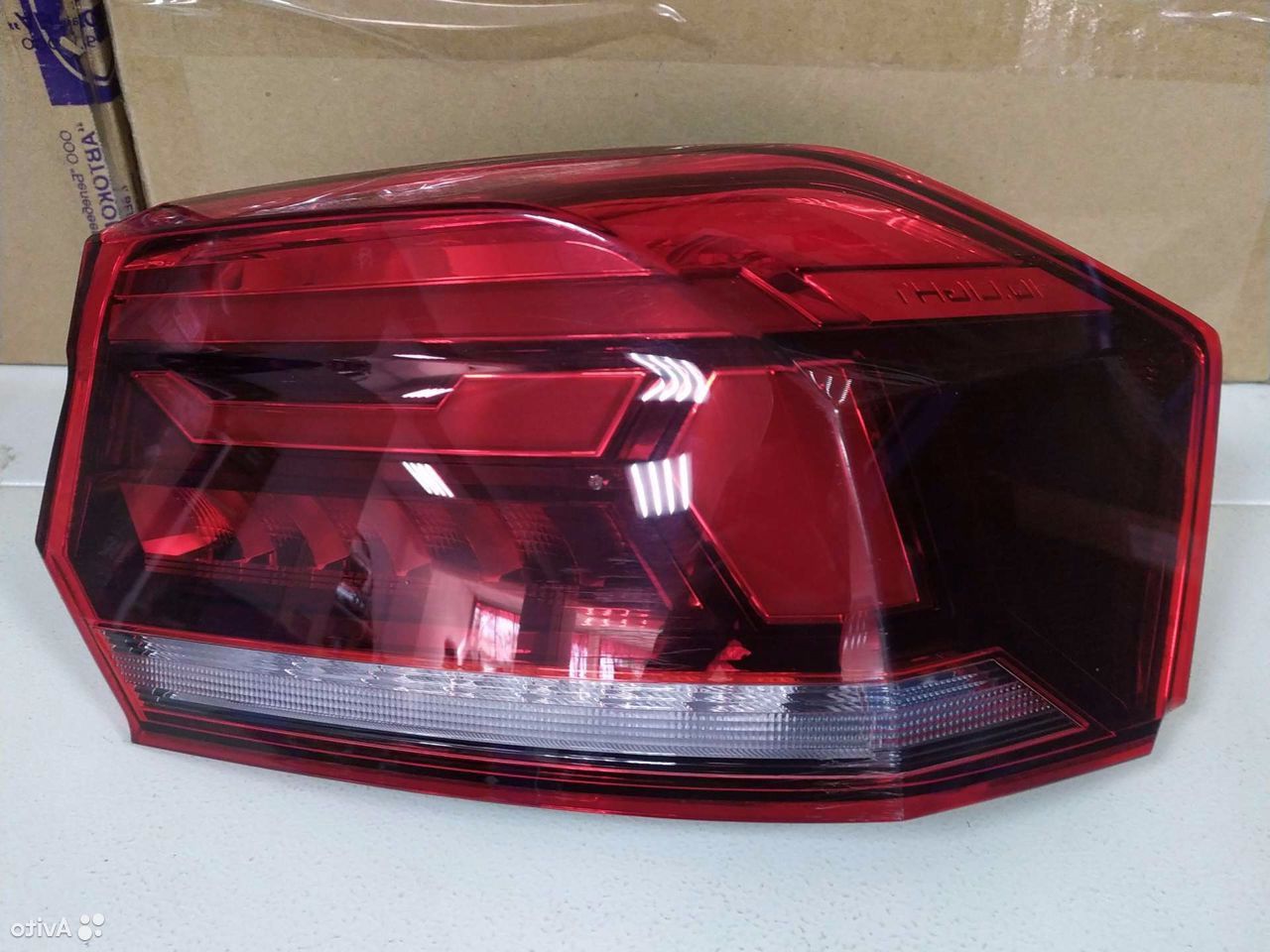 VWPLO20-740-R VAG Фонарь внешний правый LED для 