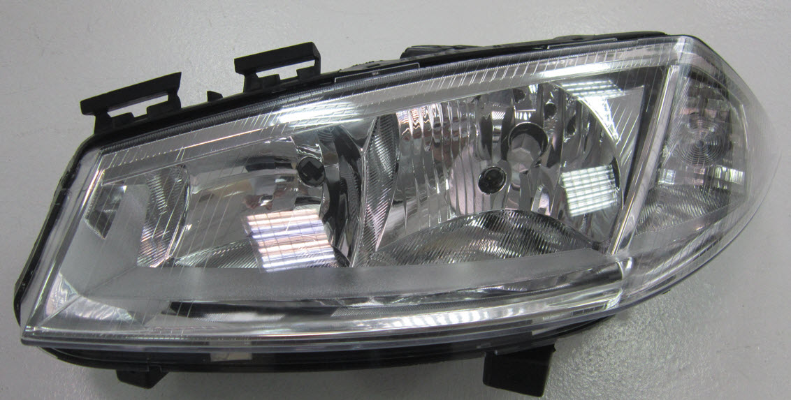 MEGANE ФАРА ЛЕВ П/КОРРЕКТОР (TYC) RNMEG03-006-L RNMEG03-006-L
