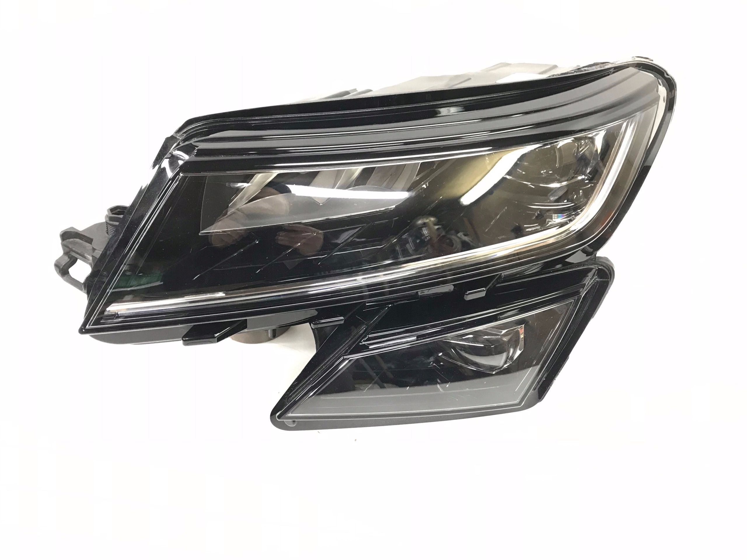 566941015E VAG Фара с корректором LED левая для 