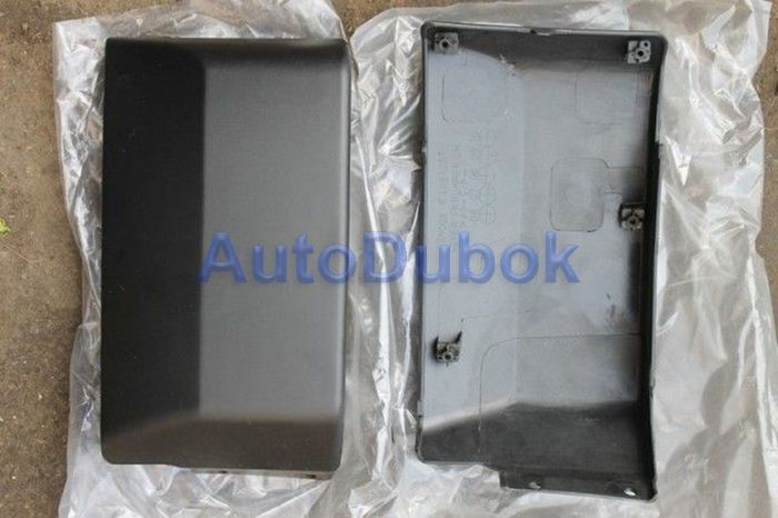 Накладка переднего бампера правая черная MB42013R MB42013R