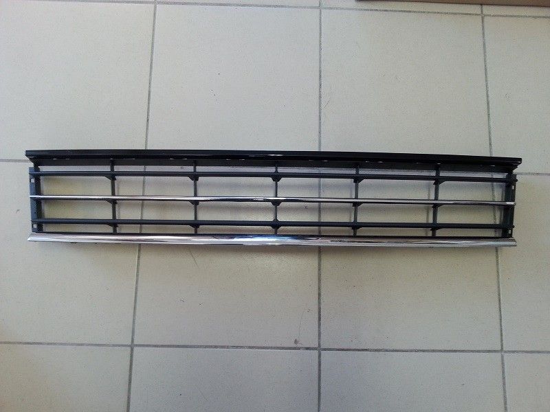95D12721 Polcar Решетка в бампере для 