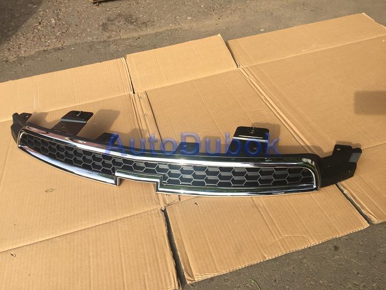 95276418 GM Решётка радиатора верхняя для 