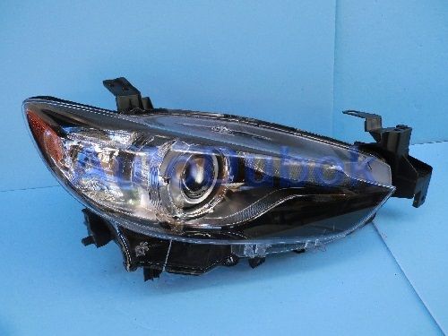 Фара правая ксенон линзован внутри черная MZ00613-001-R MZ00613-001-R
