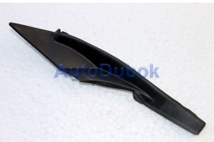 Накладка пластиковая под дворники правая MB82020R MB82020R