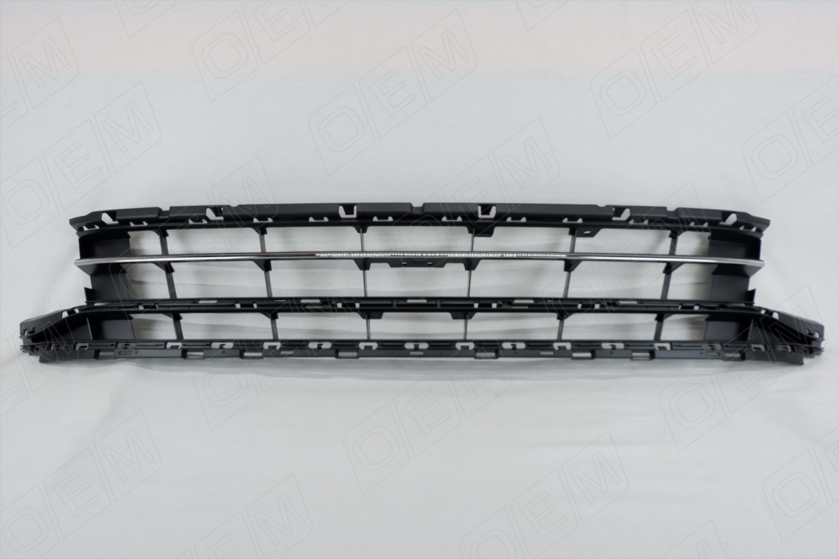 Решетка в бампер нижняя  OEM3697 OEM3697