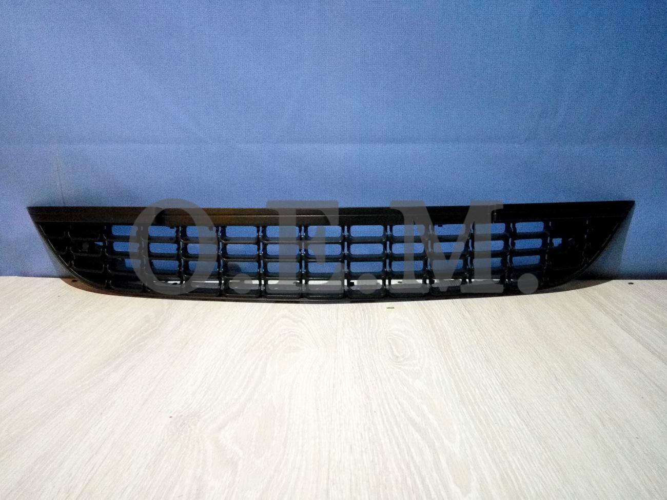 Решетка в бампер нижняя 09-12г OEM3650