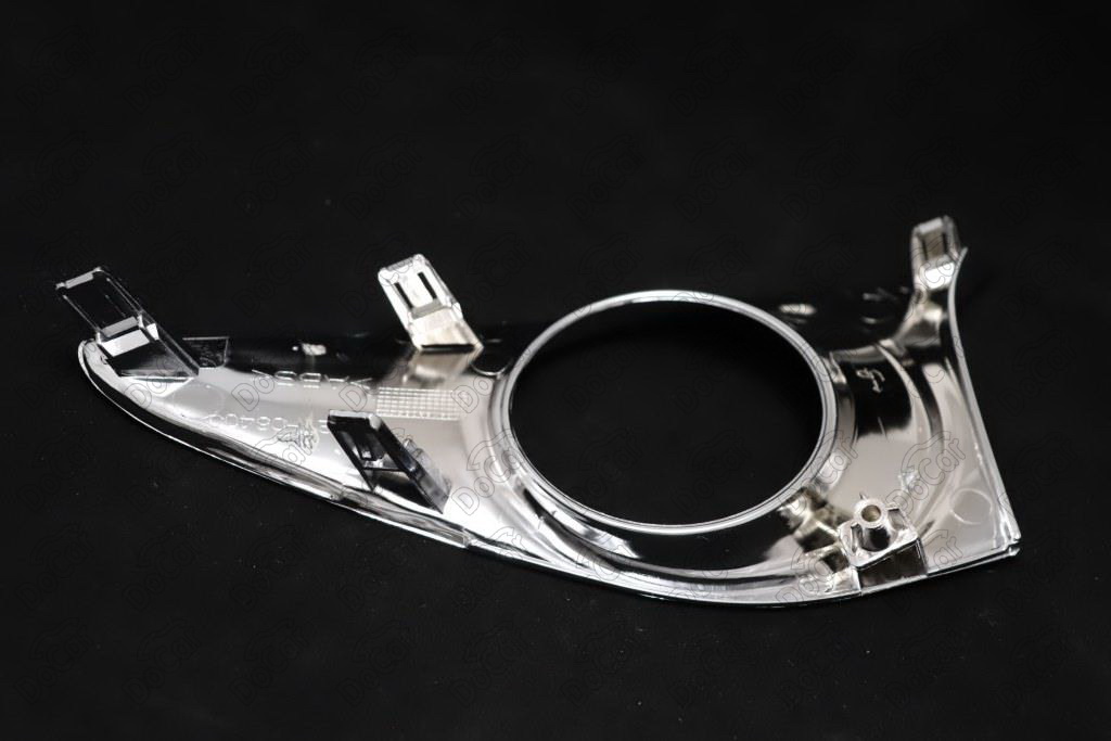 Накладка фары противотуманной Прав. хром Toyota Camry 2012- 52127-33130-DCR 52127-33130-DCR