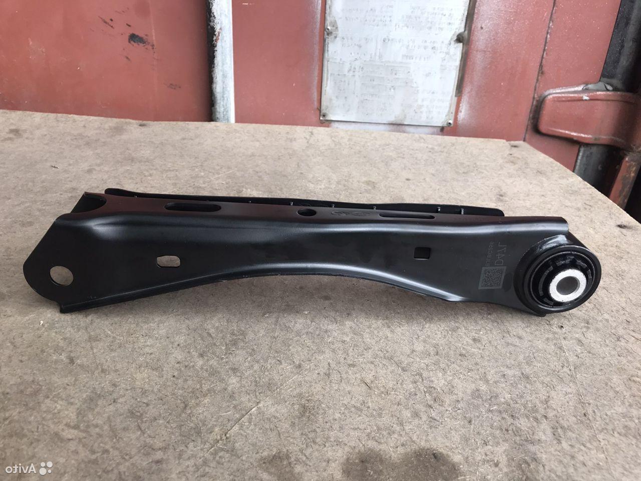 55260D4700 HYUNDAI/KIA/MOBIS Рычаг задней подвески правый вспомогательный для 