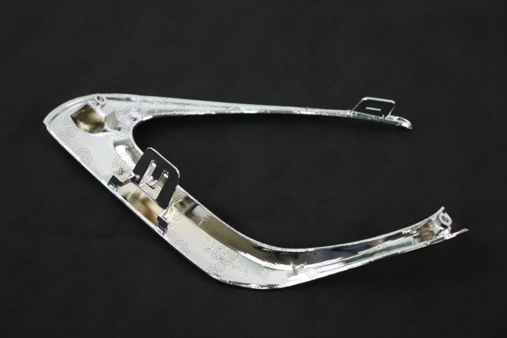 Накладка фары противотуманной Прав. хром Toyota Camry 2015- 2139563-DCR 2139563-DCR