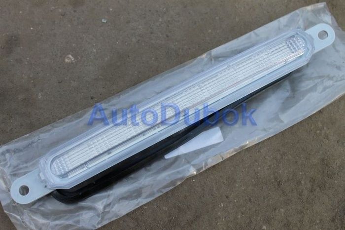 Фонарь задний центральный стоп в крышку багажника MB82005 MB82005