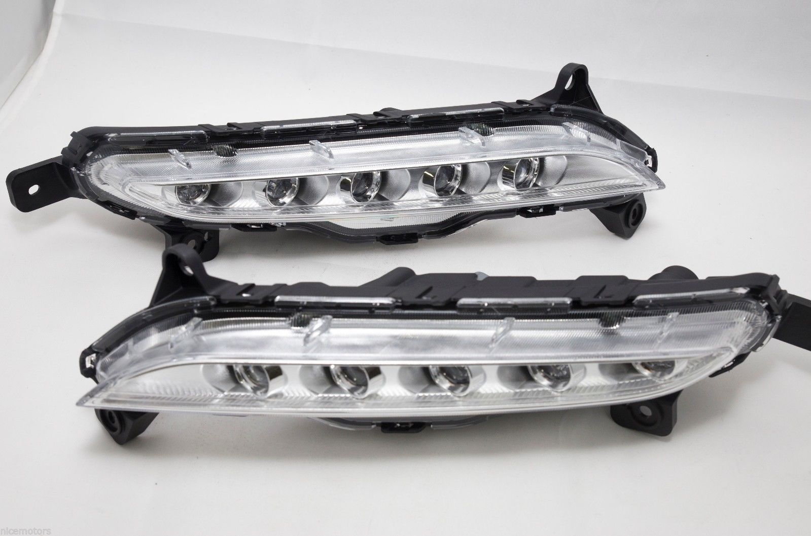 JH02-TUN15-0031R UVP ДХО ПРАВЫЙ LED для 