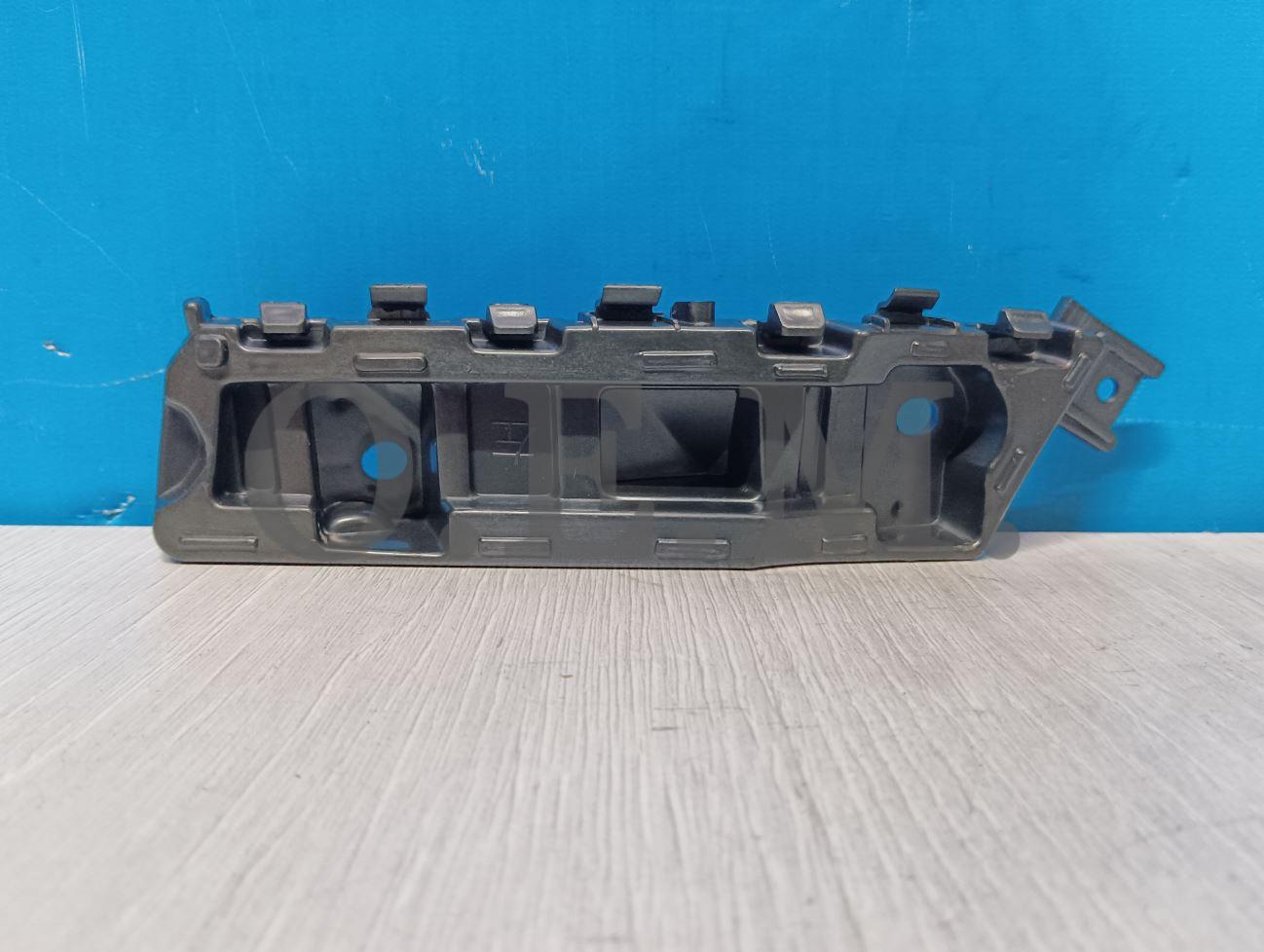 Кронштейн бампера переднего левый  OEM0146KBPL OEM0146KBPL