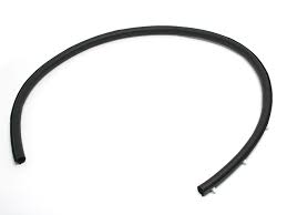 MN126736 Mitsubishi Уплотнитель капота передний для 
