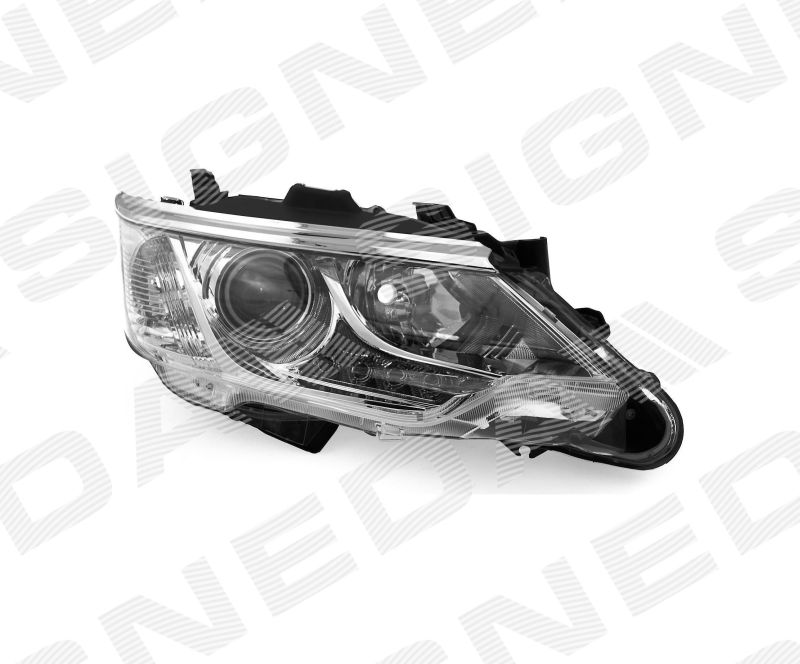ZTY1204R(K) Signeda Фара с корректором XENON 2015- правая для 