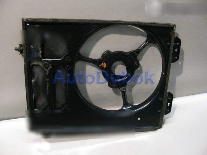 MN124988 Mitsubishi Диффузор радиатора кондиционера для 