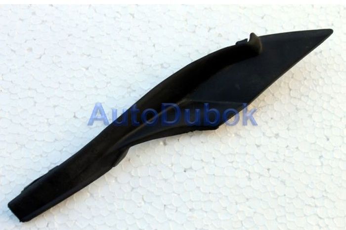 Накладка пластиковая под дворники левая MB82020L MB82020L