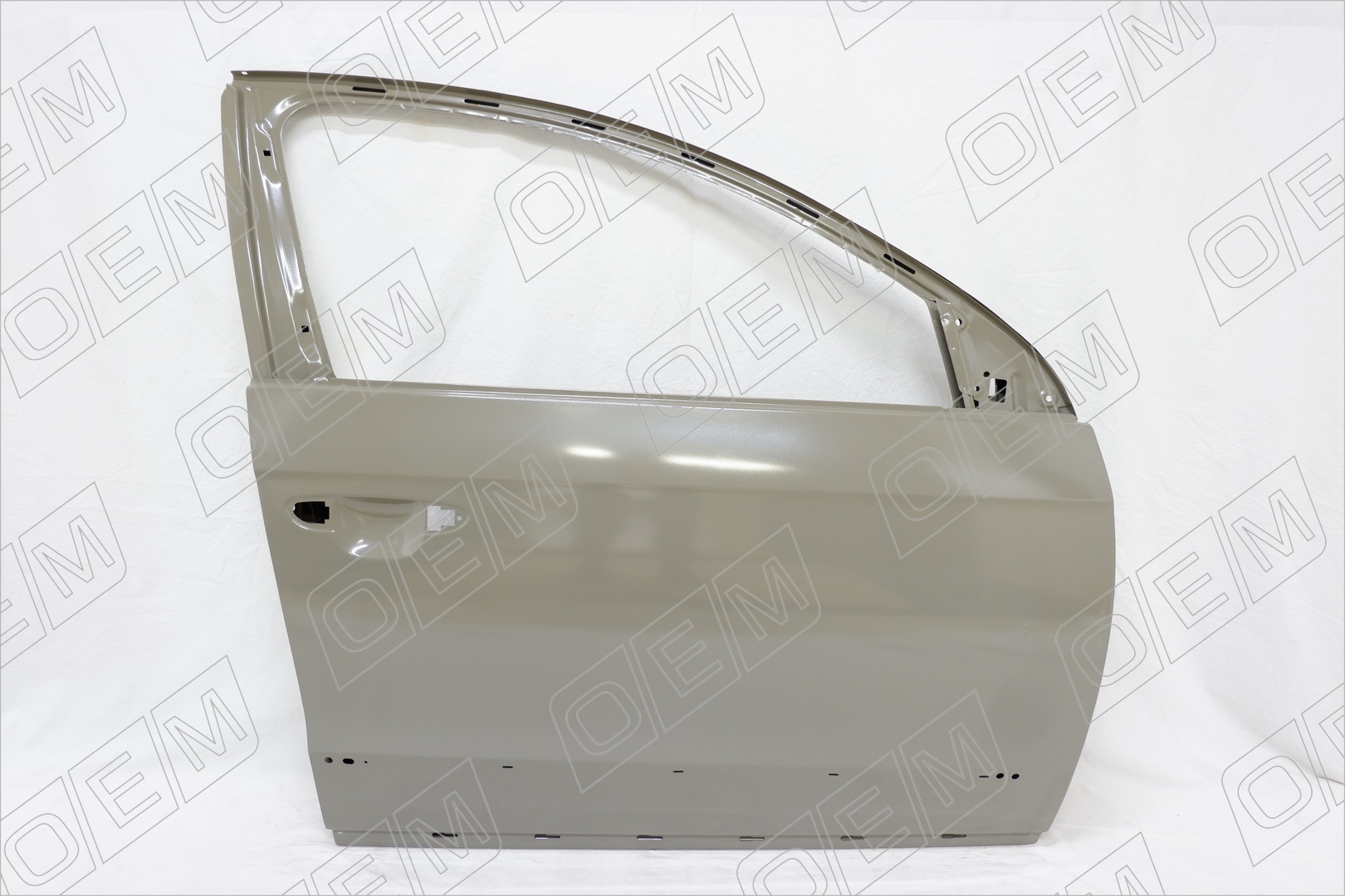 Дверь передняя правая  OEM0084DPR OEM0084DPR