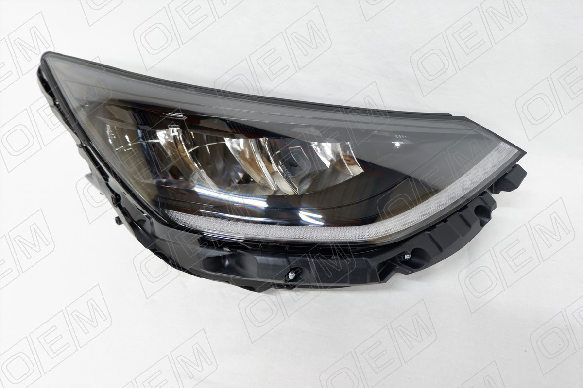 OEM0170FR O.e.m. Фара с корректором LED правая для 